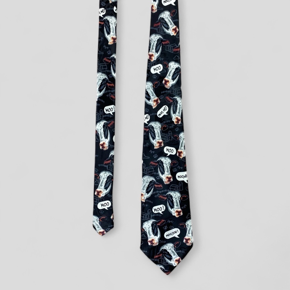 Fathers Day Tie Cow Pattern - Picture 1 of 3